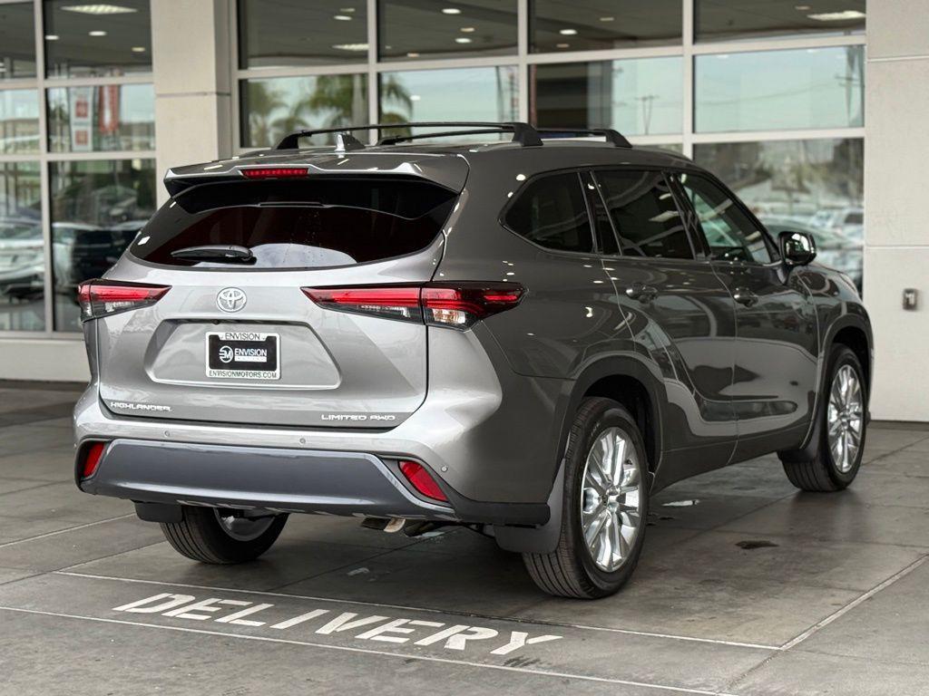new 2026 Toyota Highlander car, priced at $50,677