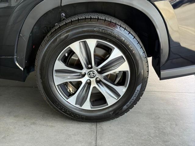 used 2023 Toyota Highlander car, priced at $36,198