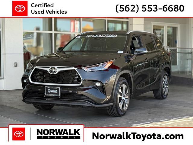 used 2023 Toyota Highlander car, priced at $36,198