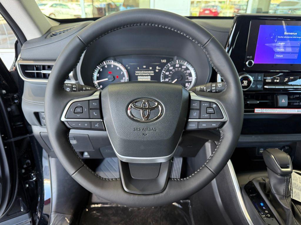 new 2025 Toyota Highlander car, priced at $42,798