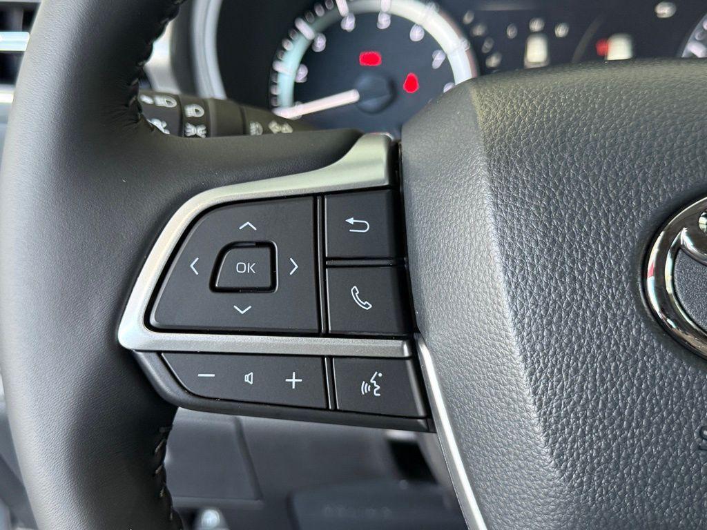 new 2025 Toyota Highlander car, priced at $42,798