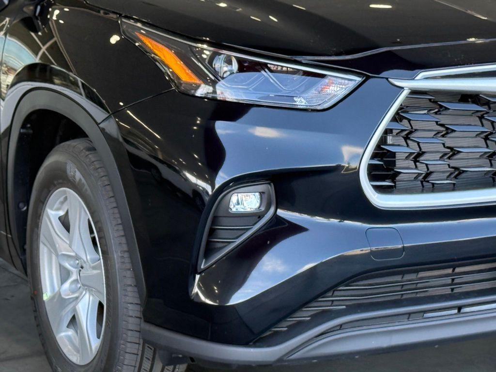 new 2025 Toyota Highlander car, priced at $42,798