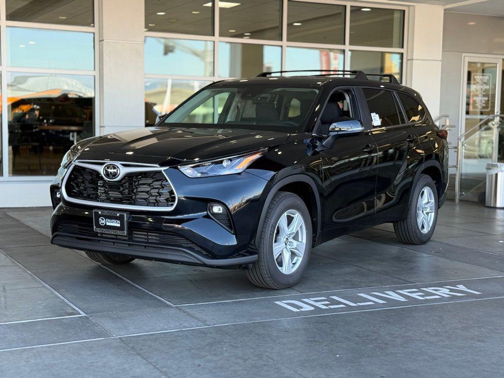 new 2025 Toyota Highlander car, priced at $42,798