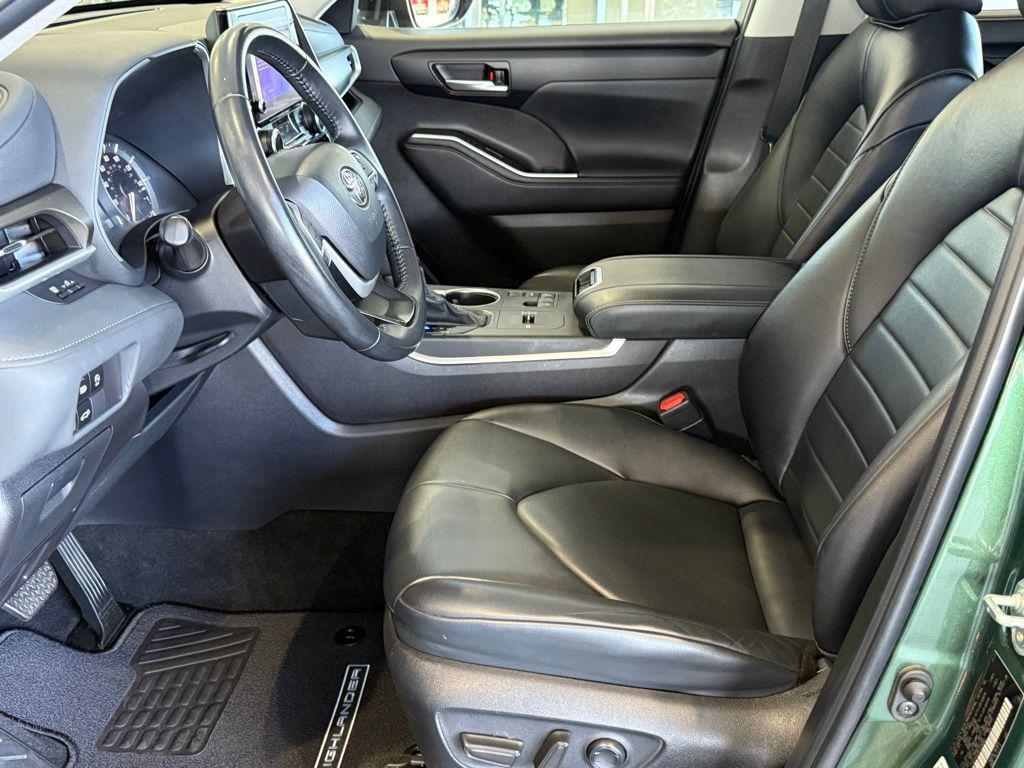 used 2024 Toyota Highlander car, priced at $37,672