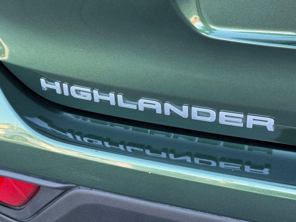 used 2024 Toyota Highlander car, priced at $37,672