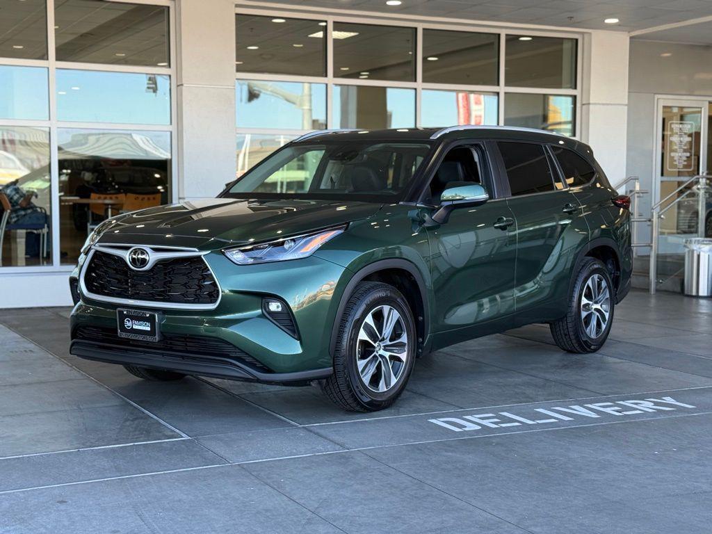 used 2024 Toyota Highlander car, priced at $37,672