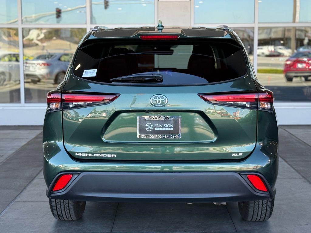 used 2024 Toyota Highlander car, priced at $37,672