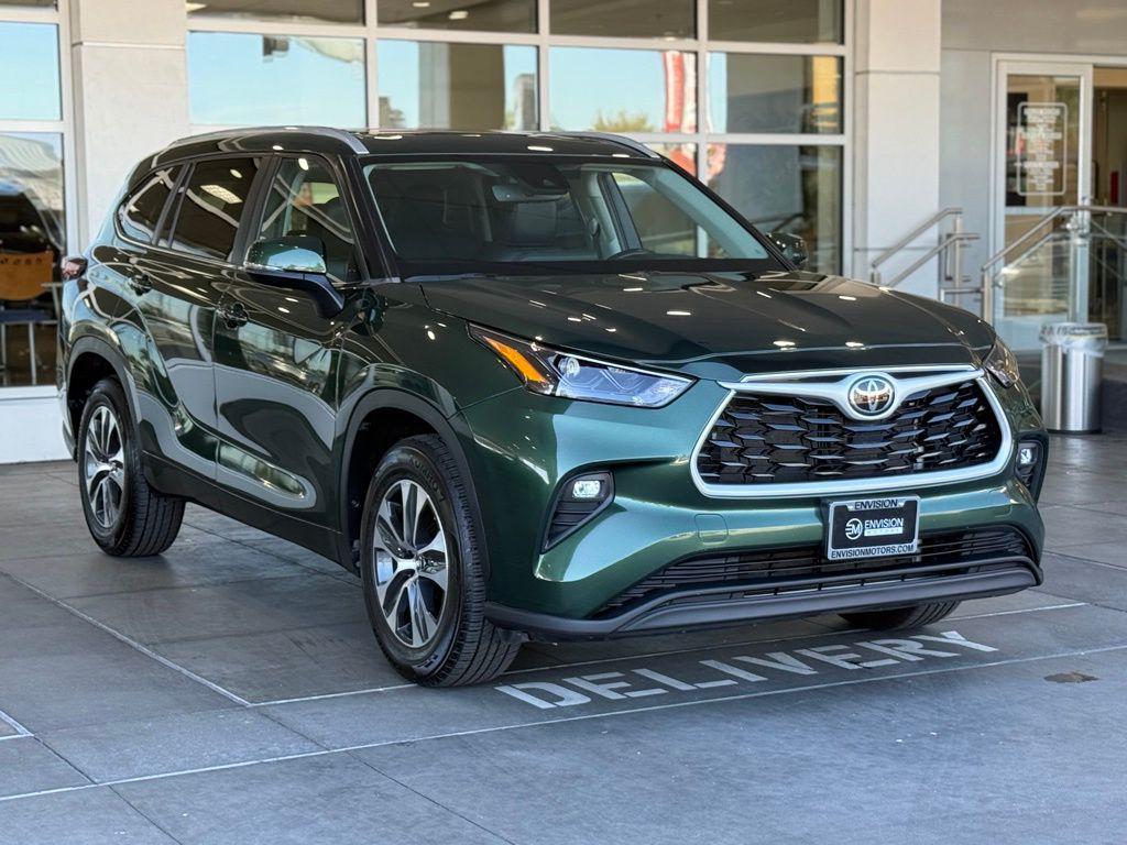used 2024 Toyota Highlander car, priced at $37,672