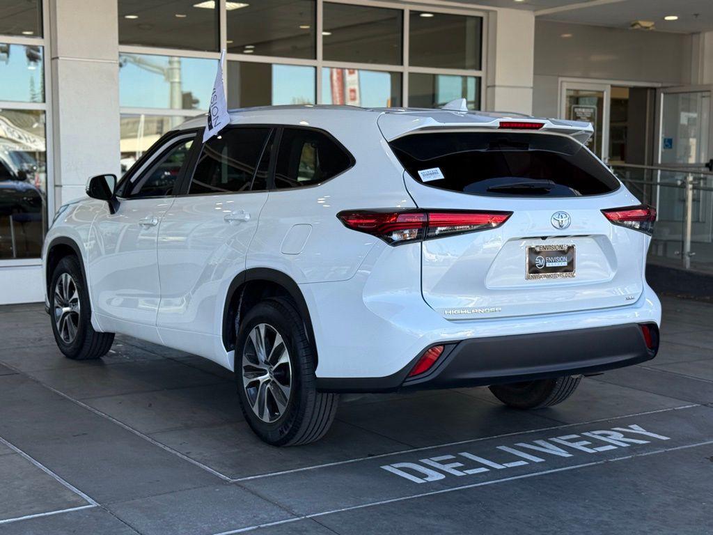 used 2023 Toyota Highlander car, priced at $31,919