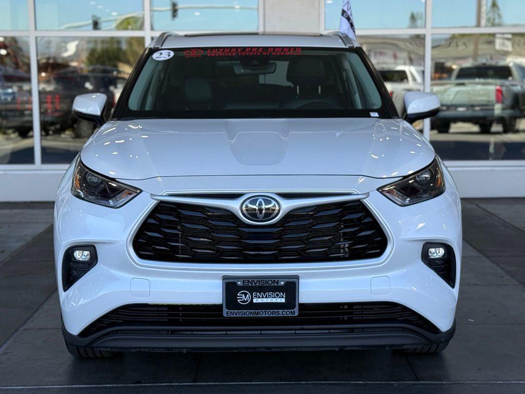 used 2023 Toyota Highlander car, priced at $31,919