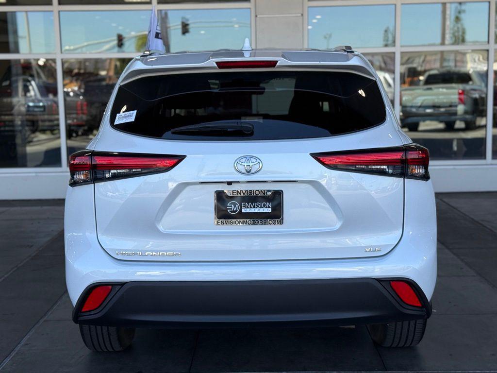 used 2023 Toyota Highlander car, priced at $31,919