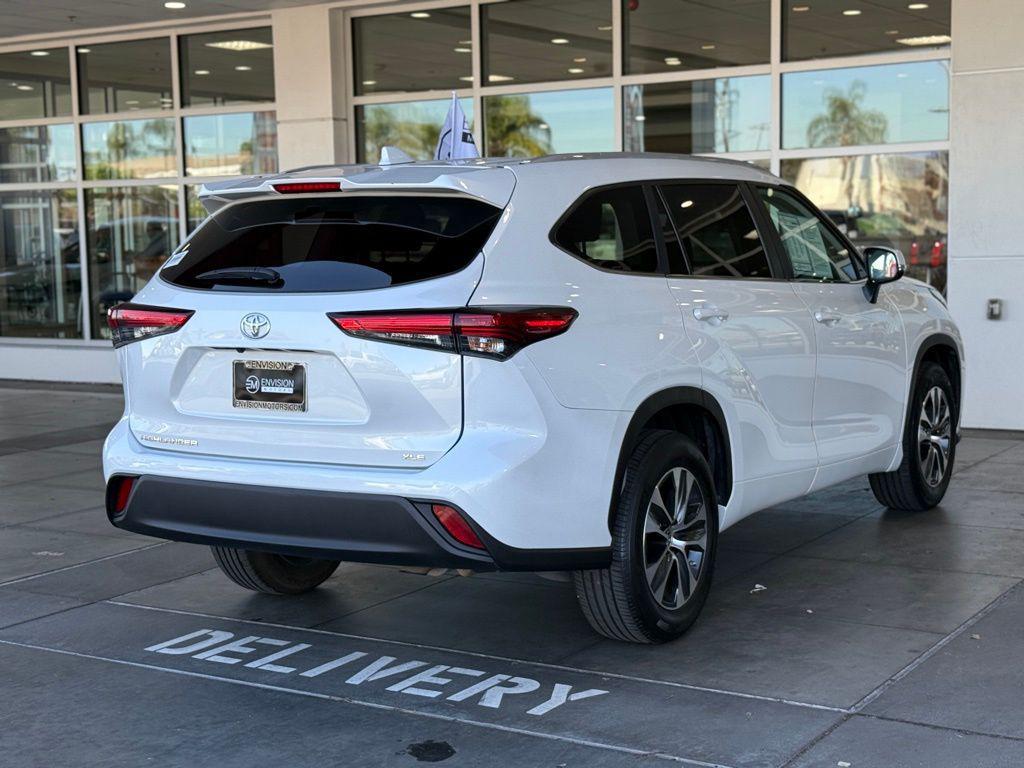 used 2023 Toyota Highlander car, priced at $31,919