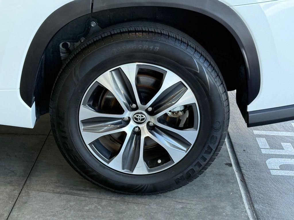 used 2023 Toyota Highlander car, priced at $31,919