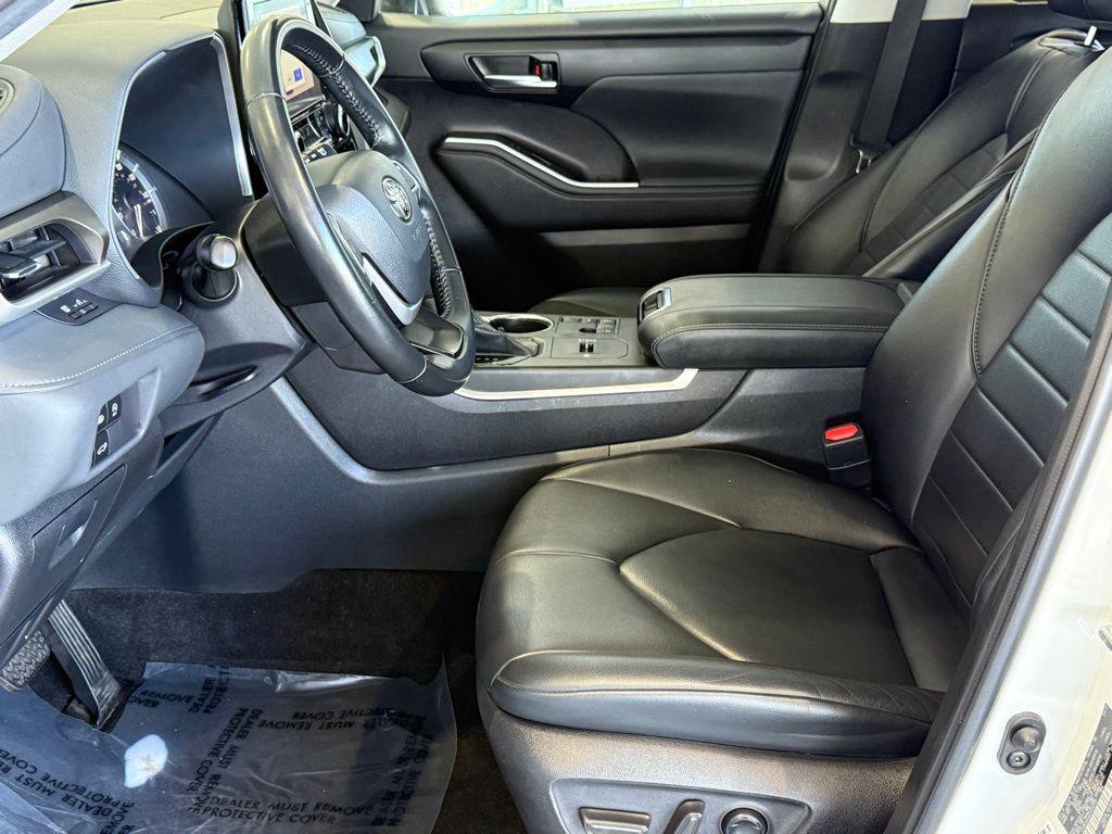 used 2023 Toyota Highlander car, priced at $31,919