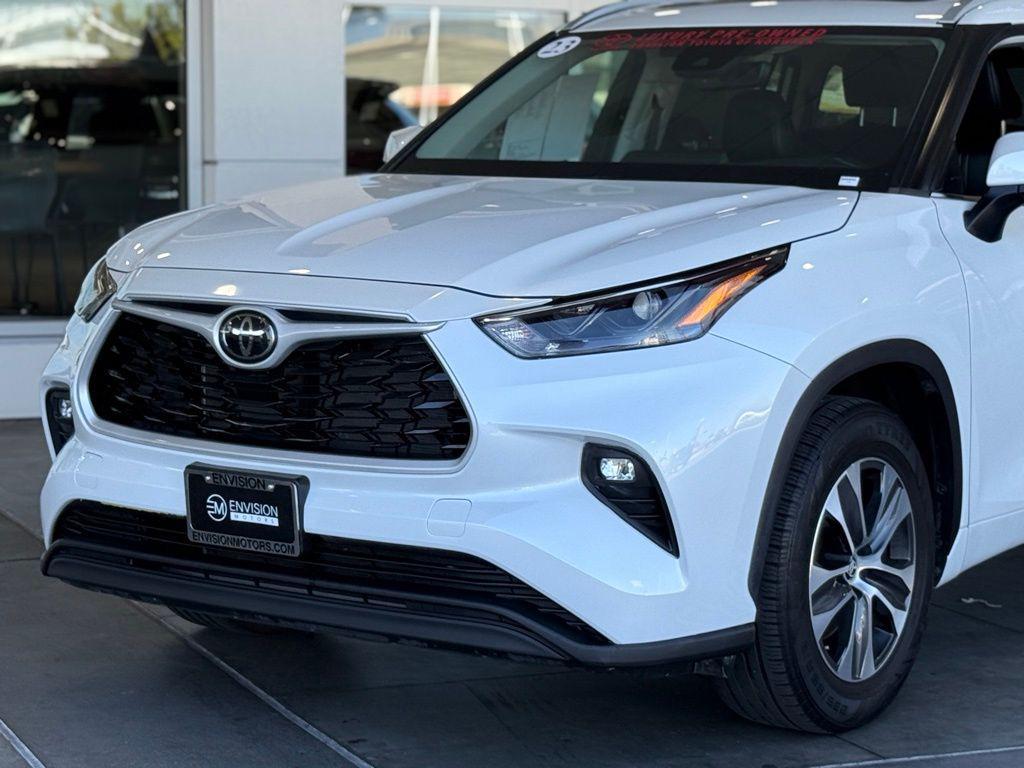 used 2023 Toyota Highlander car, priced at $31,919