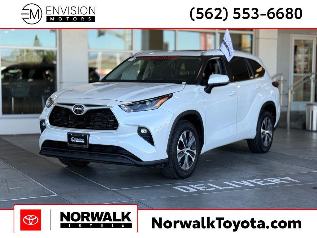 used 2023 Toyota Highlander car, priced at $32,988