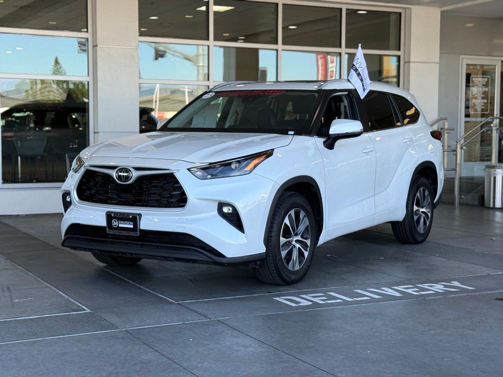 used 2023 Toyota Highlander car, priced at $31,919