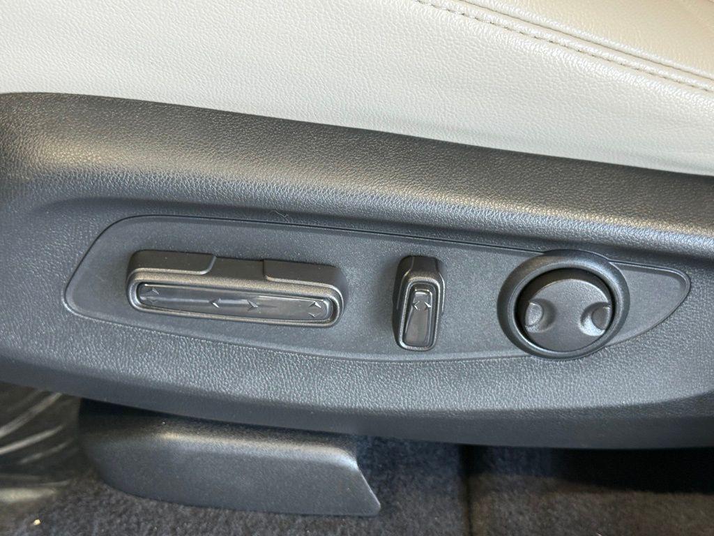 used 2023 Honda CR-V car, priced at $32,088