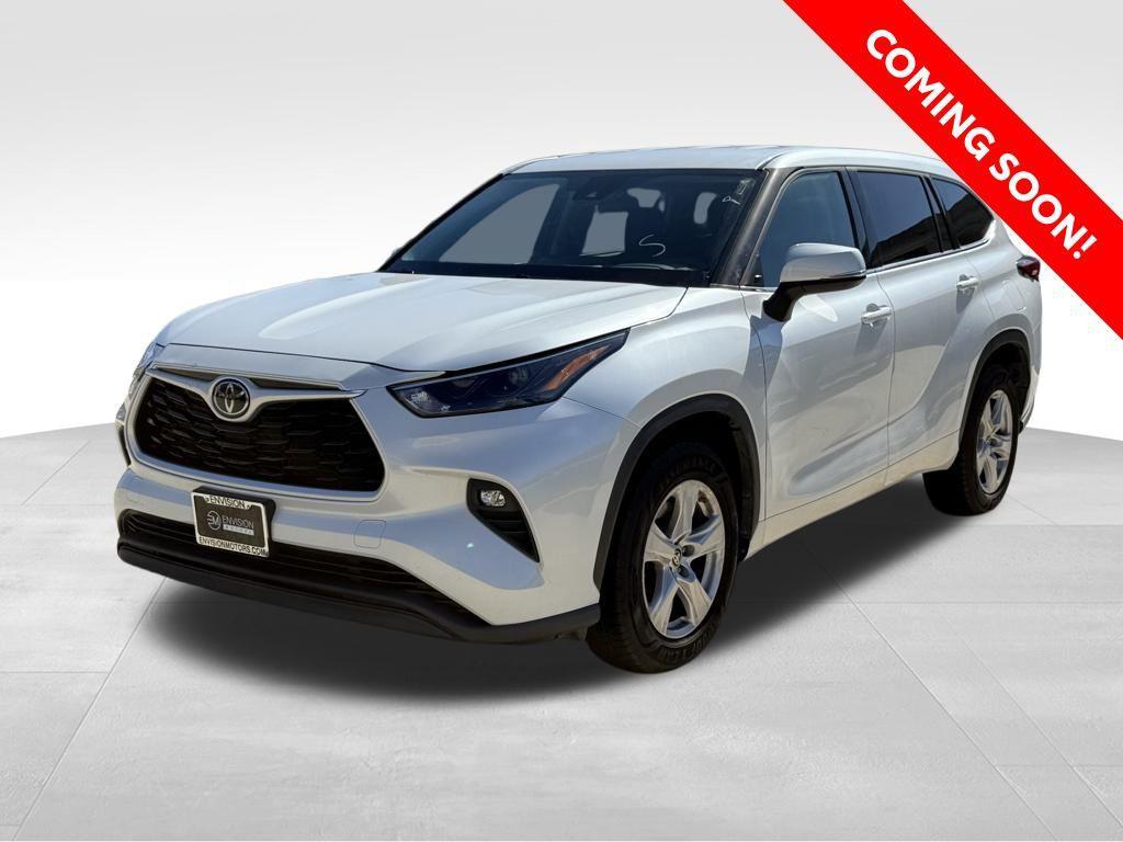 used 2022 Toyota Highlander car, priced at $28,736