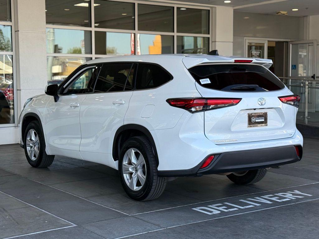 used 2022 Toyota Highlander car, priced at $28,488