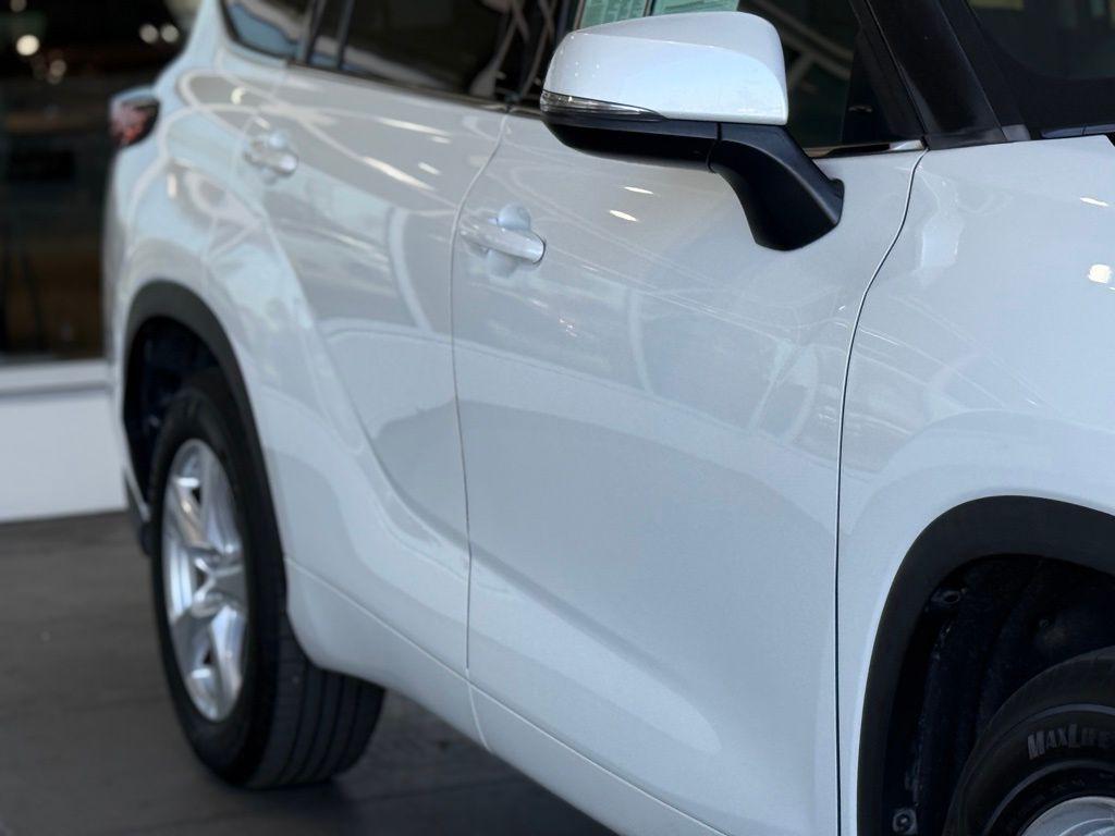 used 2022 Toyota Highlander car, priced at $28,488