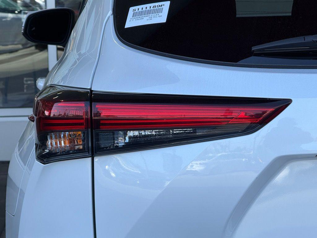 used 2022 Toyota Highlander car, priced at $28,488