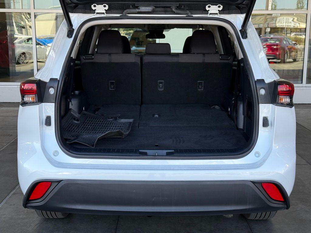 used 2022 Toyota Highlander car, priced at $28,488