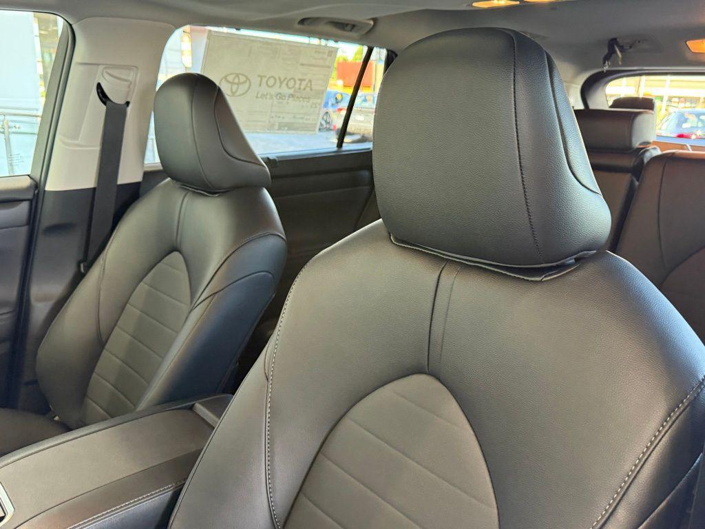 new 2025 Toyota Highlander car, priced at $47,802