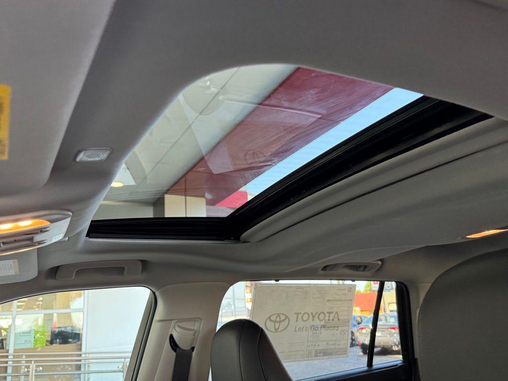 new 2025 Toyota Highlander car, priced at $47,802