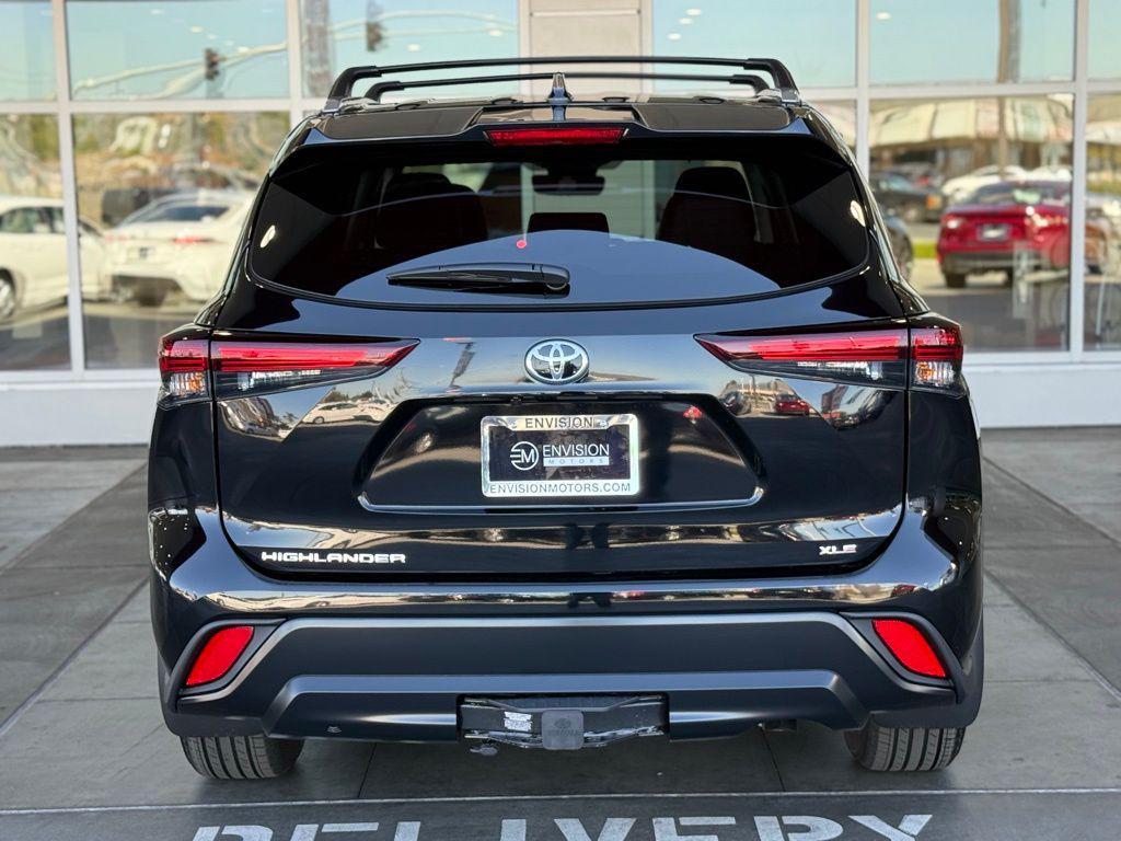 new 2025 Toyota Highlander car, priced at $47,802