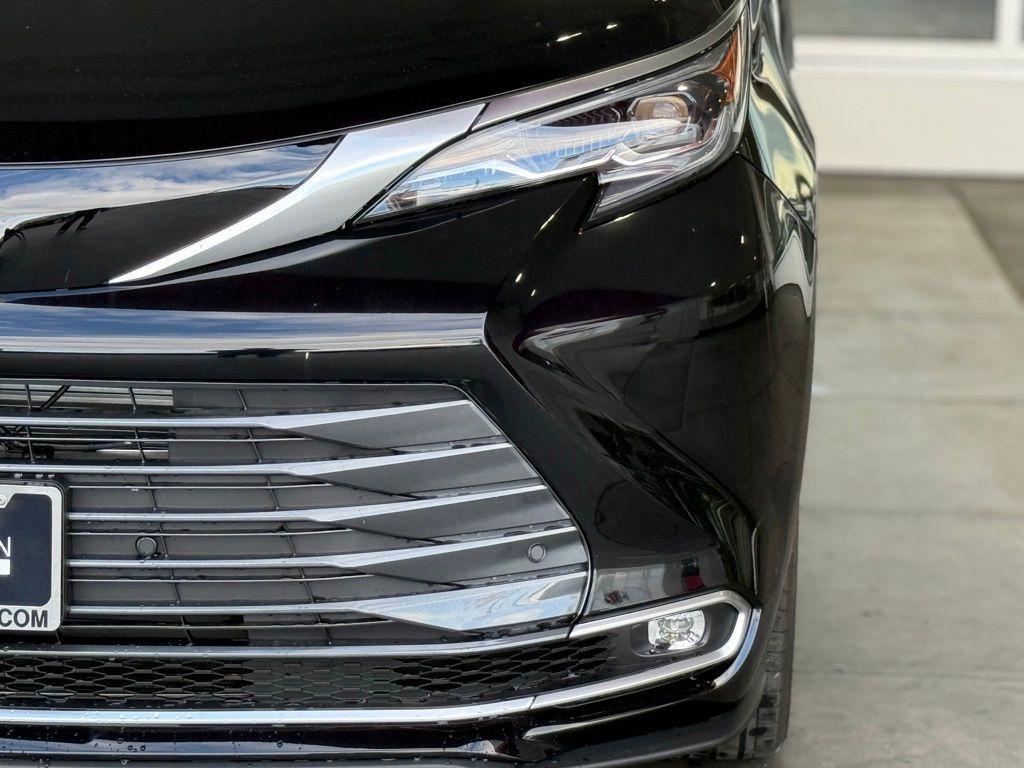 new 2025 Toyota Sienna car, priced at $60,634