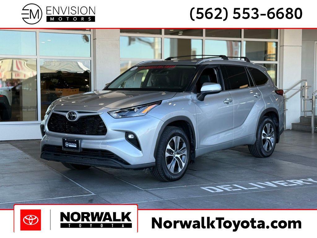 used 2022 Toyota Highlander car, priced at $28,406