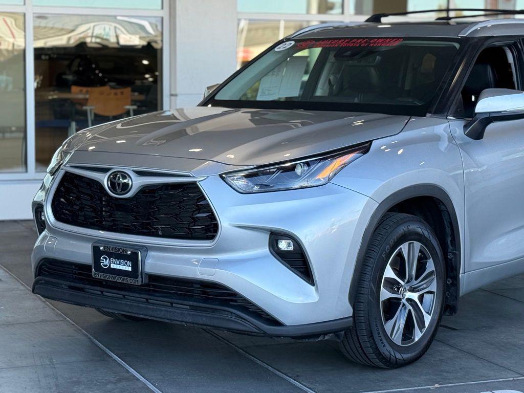 used 2022 Toyota Highlander car, priced at $28,406