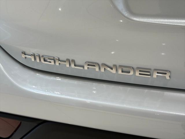 new 2025 Toyota Highlander car, priced at $43,148
