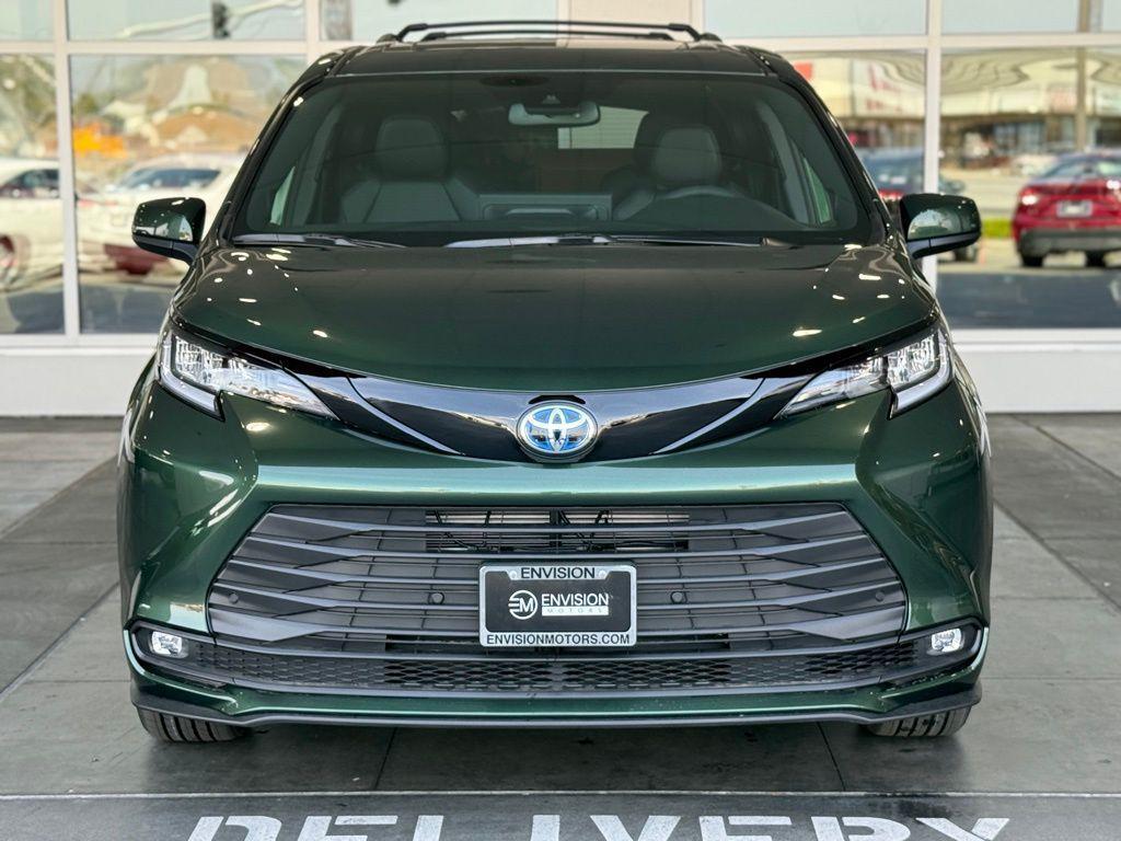 new 2025 Toyota Sienna car, priced at $52,375