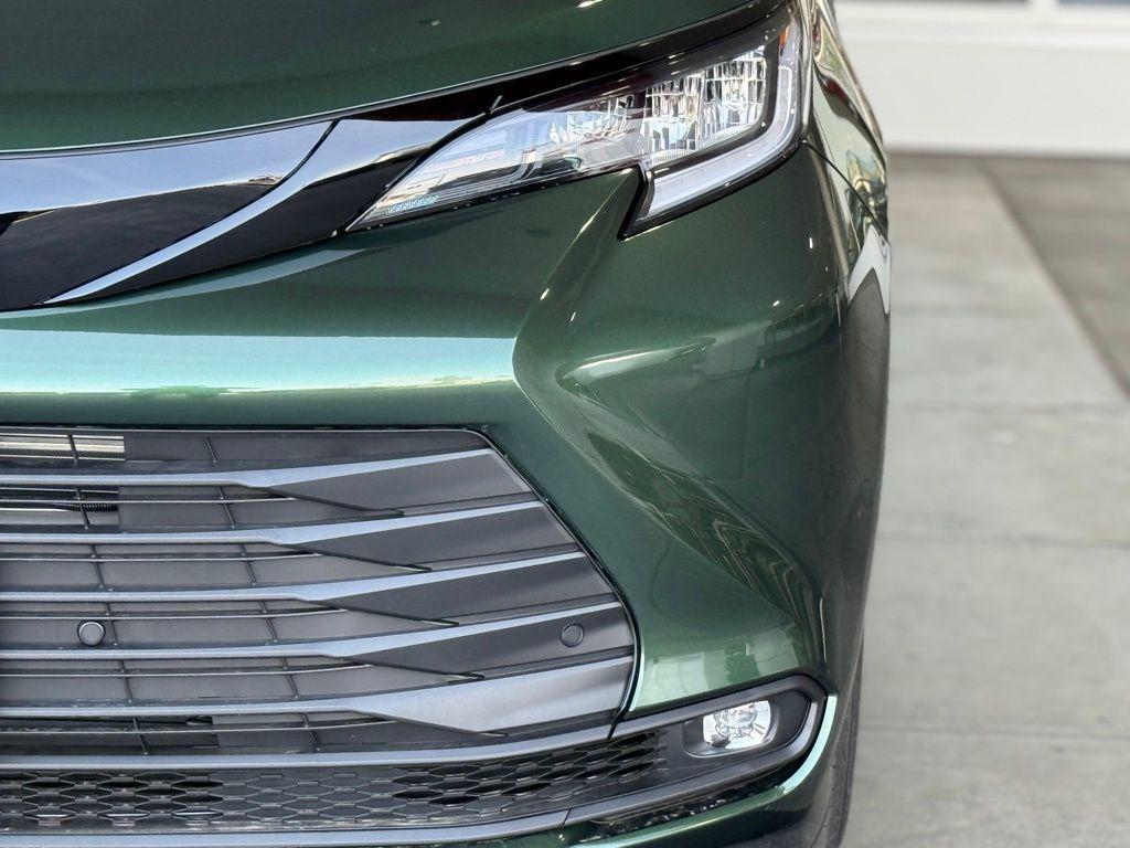 new 2025 Toyota Sienna car, priced at $52,375