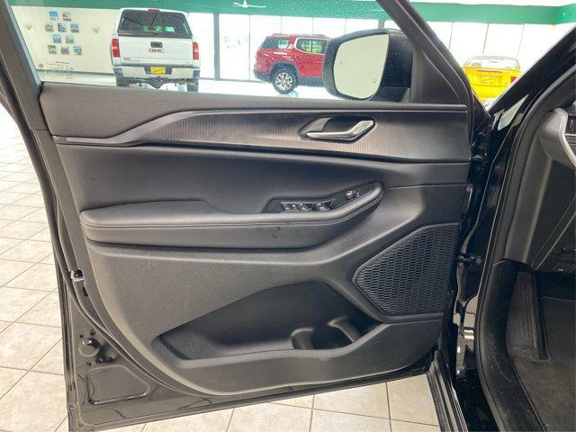 used 2025 Jeep Grand Cherokee L car, priced at $37,500