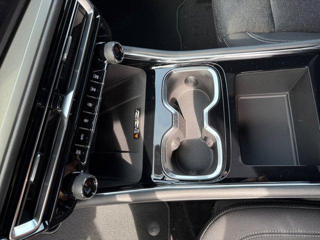 new 2025 Chevrolet Traverse car, priced at $51,030