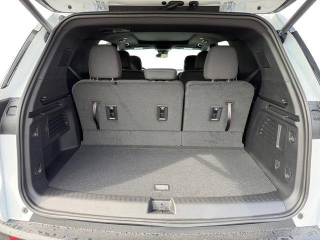 new 2025 Chevrolet Traverse car, priced at $51,030