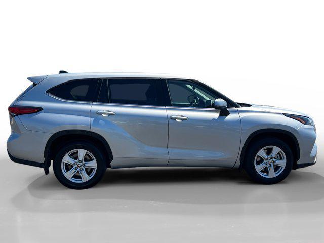 used 2022 Toyota Highlander car, priced at $29,858