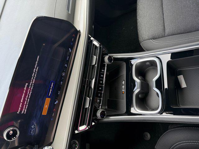 new 2025 Chevrolet Traverse car, priced at $44,095