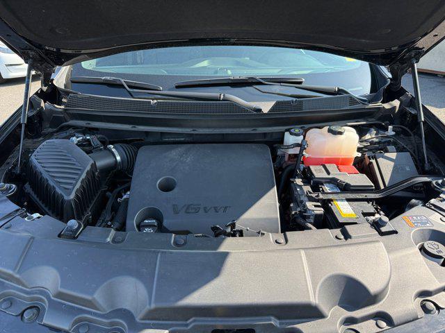 used 2023 Chevrolet Traverse car, priced at $42,228