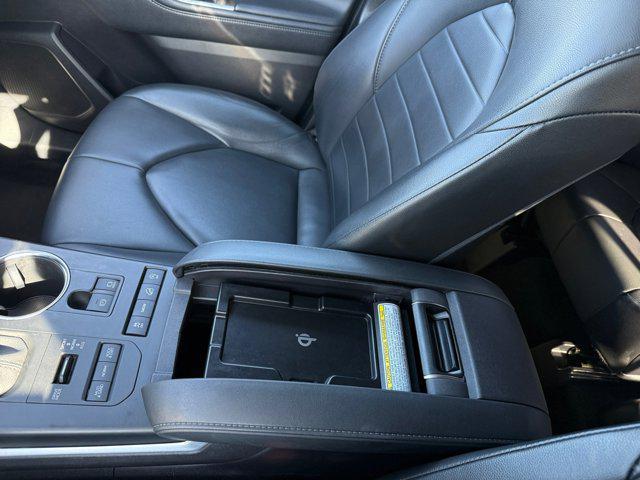 used 2021 Toyota Highlander car, priced at $32,380