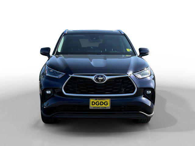 used 2021 Toyota Highlander car, priced at $32,380