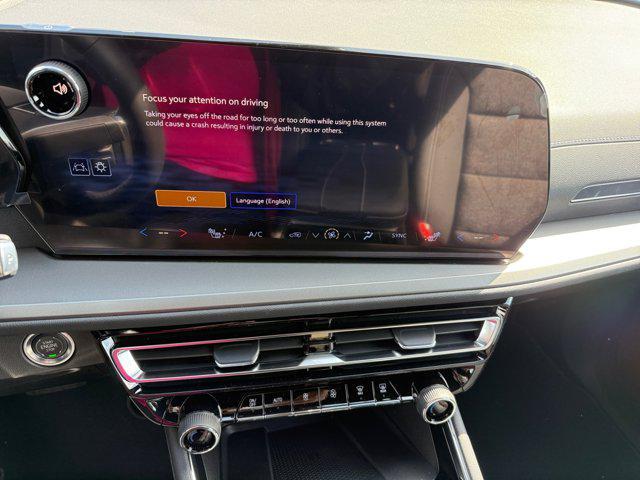 new 2025 Chevrolet Traverse car, priced at $44,095