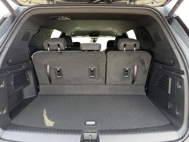 new 2025 Chevrolet Traverse car, priced at $44,095