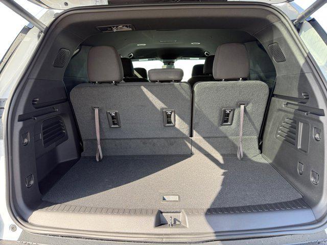 new 2025 Chevrolet Traverse car, priced at $42,095