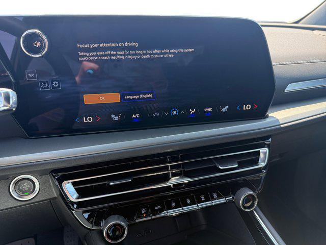 new 2025 Chevrolet Traverse car, priced at $44,095