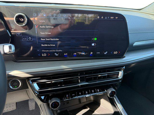 new 2025 Chevrolet Traverse car, priced at $42,195