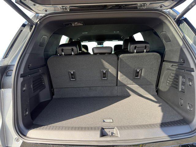 new 2025 Chevrolet Traverse car, priced at $55,195